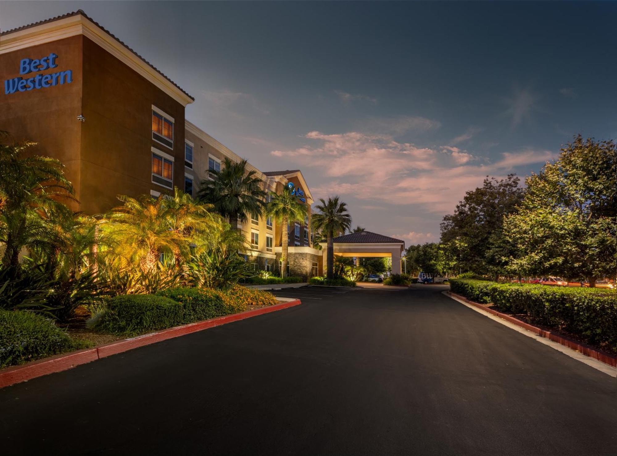 Best Western Ontario Mills Mall Екстер'єр фото