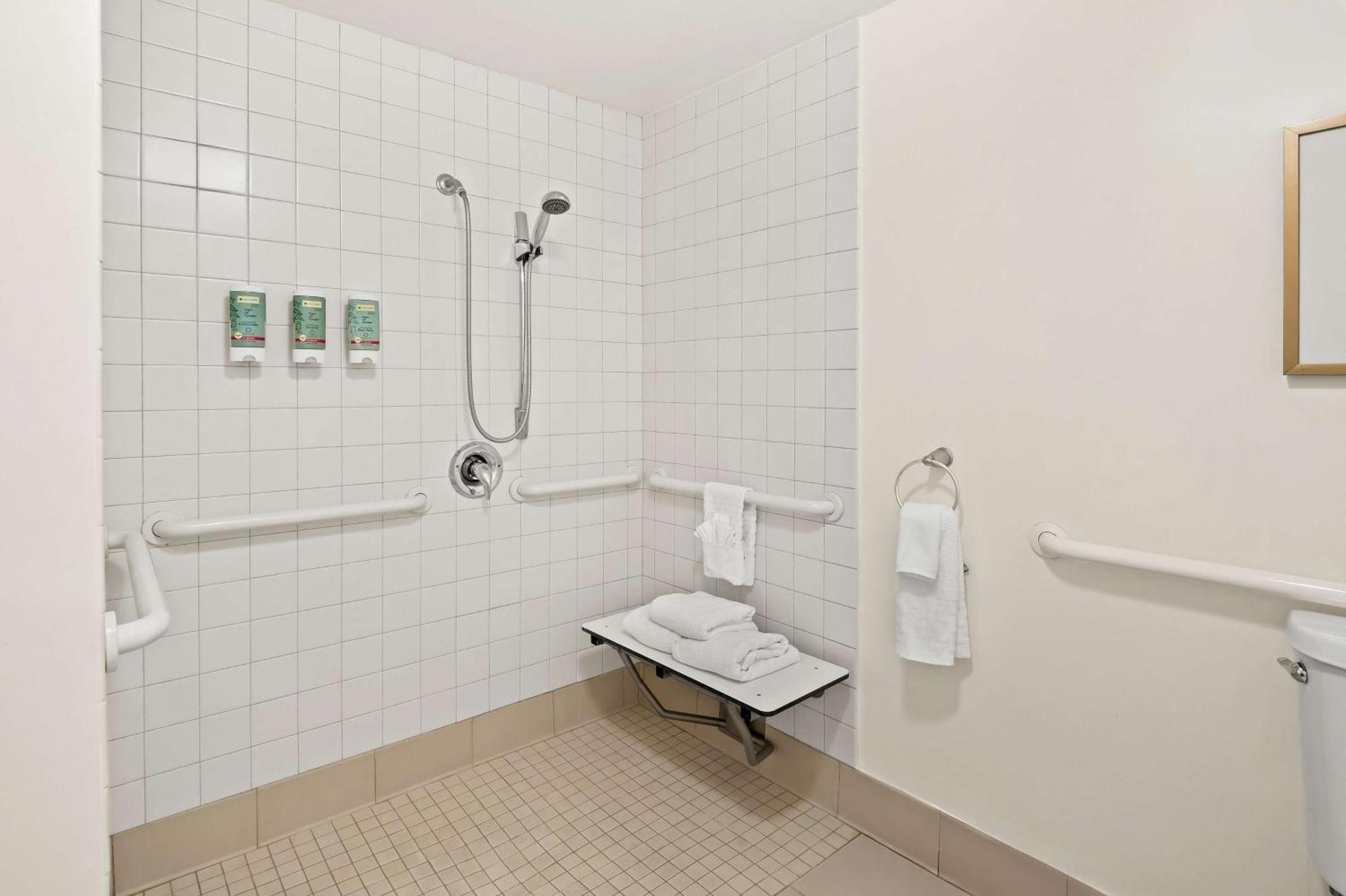 Best Western Ontario Mills Mall Екстер'єр фото