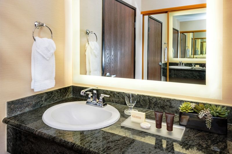 Best Western Ontario Mills Mall Екстер'єр фото
