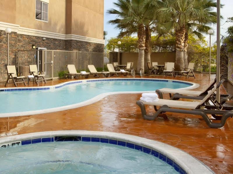 Best Western Ontario Mills Mall Екстер'єр фото